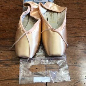 Freed Wingblock Pointe Shoe